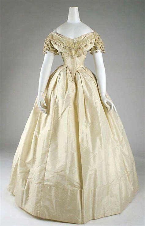 1860s Ball Gown Civil War Fashion 1800s Fashion 19th Century Fashion Victorian Fashion