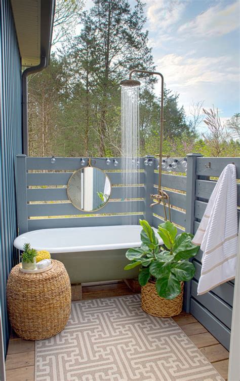 Which is better outdoor bathroom or indoor bathroom? 12 Cozy Outdoor Bathroom Designs For Beautiful Outdoor ...