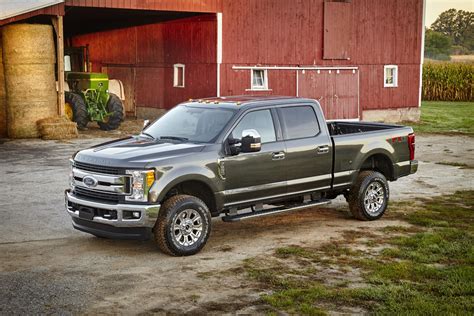 2017 Ford F Series Super Duty Wears Aluminum Body And Loses 350 Pounds