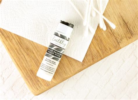 Magnesium sulphate paste is used as a drawing salve to treat small boils and infected wounds and to remove 'draw' small splinters. Black Drawing Salve Stick