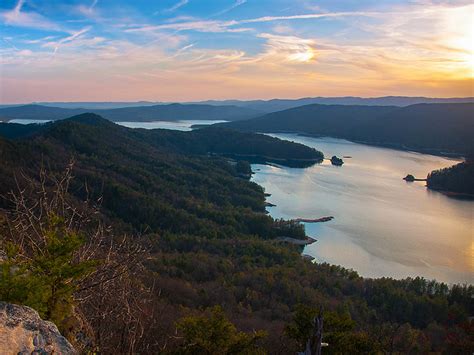 The Top 10 Most Beautiful Lakes In The Usa