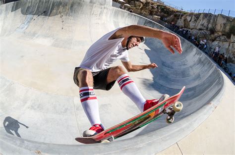 How To Kickturn On A Skateboard In 2021 Skateboard Photo Skateboard