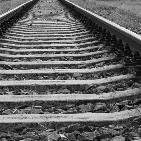Gambar pemandangan alam hitam putih3. Gambar : hitam dan putih, kayu, jalur, Kereta api ...