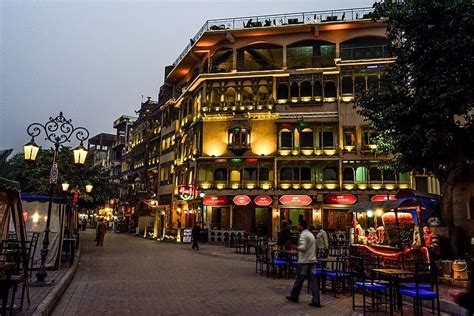 Best restaurants in lahore café aylanto, mm alam road and dha phase iii known for its beautiful outdoor courtyard, café aylanto is a people's favourite for sitting out in the evenings and enjoying a fancy meal. Gawalmandi Food Street Lahore: The Essential Guide ...