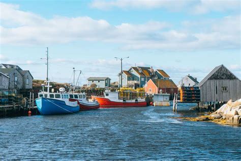 Three Must See Colourful Coastal Towns Of Nova Scotia Girl On The Go