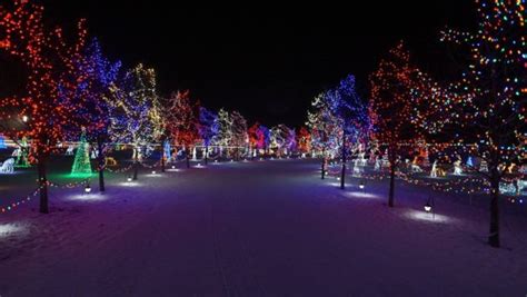 Come see hundreds of thousands of christmas lights and decorations up and down main street, daily performances with the animated. 9 Holiday Light Displays around Edmonton that you need to see