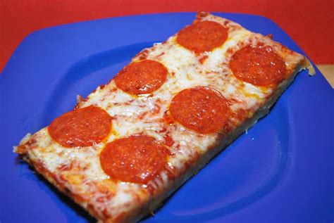 School Cafeteria Pizza Omgosh Theres A Recipe For This I Just