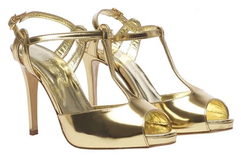 Let dillard's be your destination for gold women's party and evening footwear, available in regular and extended sizes from all your favorite brands. I Heart Wedding Dress: Gold Wedding Shoes