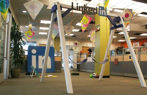 An 18 Hole Mini Golf Course In The Office Yep