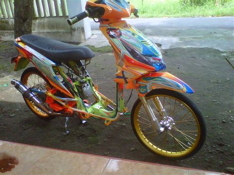Hijau tosca memang warna yang sudah terkenal sejak dulu, bahkan hingga saat ini. Lutfi Zulkarnain: Modifikasi Honda Beat 2011