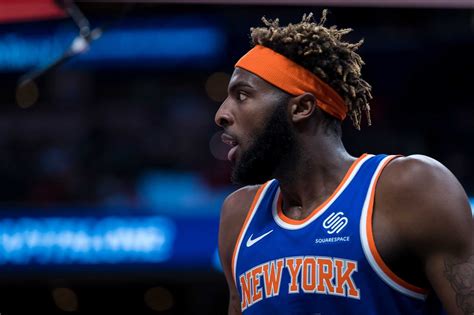 Knicks' Mitchell Robinson exits game with concussion-like symptoms