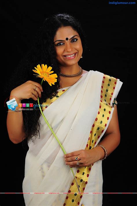 Asha Sarath Actress Photoimagepics And Stills 217660