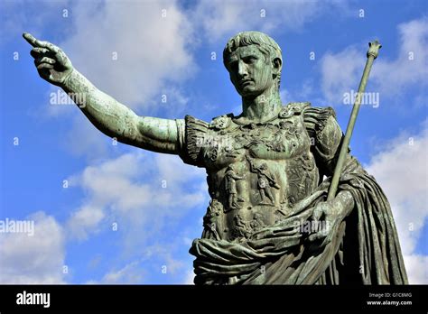 César Augusto Primer Emperador De La Antigua Roma Monumental Estatua