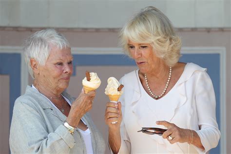 Camilla Et Judi Dench Une Crème Glacée Pour Le Goûter