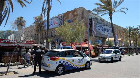 Lok leipzig hooligans mallorca : Palma de Mallorca: Deutsche Hooligans schlagen „Megapark ...