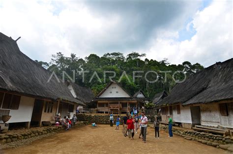 Rumah Adat Kampung Naga Tasikmalaya Antara Foto