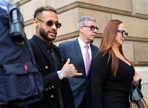 Spanish Prosecutors Drop Fraud Charges Against Neymar Rediff Sports