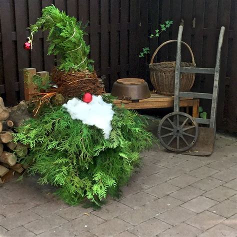 Ganz einfach ein windrad basteln. Wacholder-Wichtel auf meiner Terrasse | Weihnachtsdeko ...