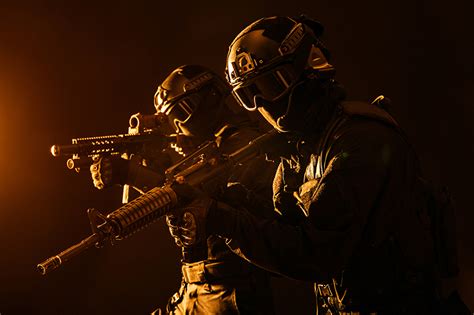 Fondos De Pantalla Soldados Fusil De Asalto Dos Uniforme Gafas Casco Ejército Descargar Imagenes