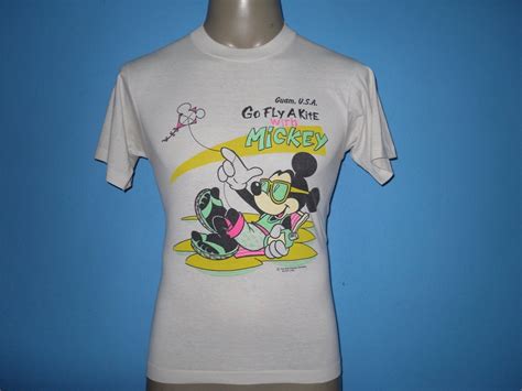 Minnie mouse is sweet, stylish, and enjoys dancing and singing. KEDAI BAJU GUNIIIII: VINTAGE MICKEY MOUSE 50/50---SOLD