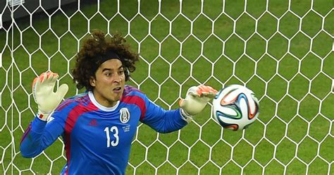 Goalie Guillermo Ochoa Becomes An Instant Hero In Mexico Los Angeles Times