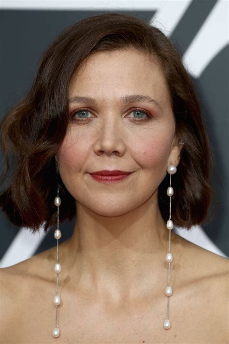 Maggie Gyllenhaal Celebrity Hair And Makeup At The 2018 Golden Globes