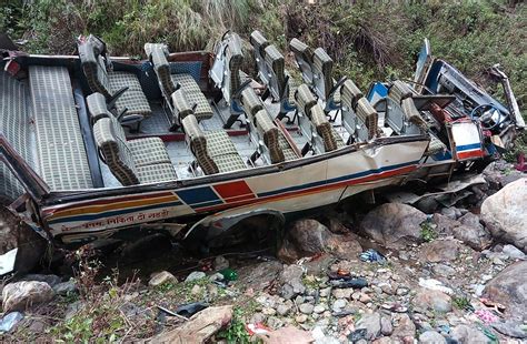 Overloaded Bus Plunges Into Gorge In India Killing Dozens The New York Times