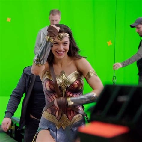 Gal Gadot Reveals Wonder Woman Behind The Scenes Footage Gal Gadot Wonder Woman Gal Gadot