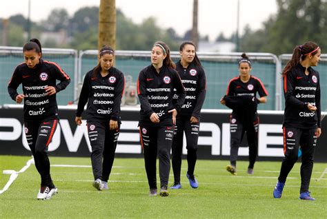 Fútbol las rojas cambian de club: La Selección Chilena femenina comienza sus trabajos con miras a los amistosos ante Zambia