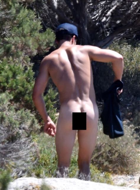 Fuckyoustevepena Orlando Bloom Strips Naked Porn Photo Pics