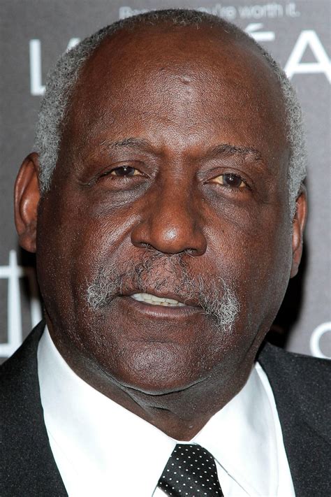 Download Close Up Photo Of Actor Richard Roundtree Wallpaper