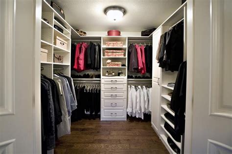 Which is better when you must have a tandem bathroom & closet arrangement? 25 Top And Attractive Master Bedroom Walk-in Closet Design ...