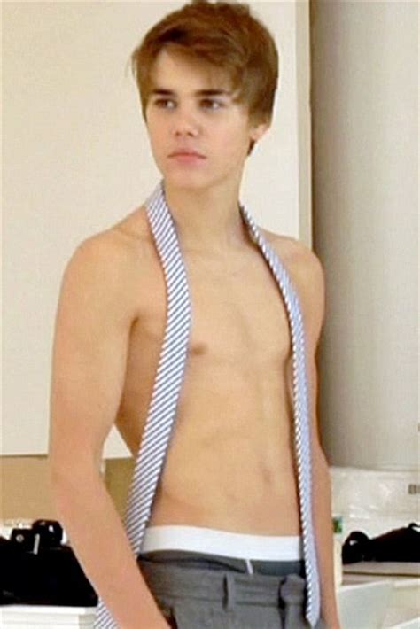 Justin Bieber Sexy Shirtless Pic