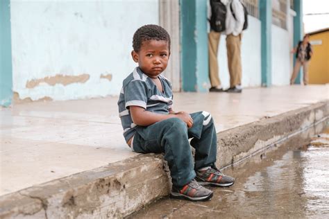 Fotos Gratis Hombre Persona Gente Calle Fotografía Chico Niño