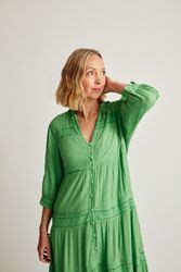 Blonde Woman In Green Dress In Studio - Free Photo (5XROMb) - Noun Project