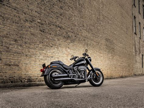 Limited service centers in india. 2017 Harley-Davidson Softail Fat Boy S Buyer's Guide ...