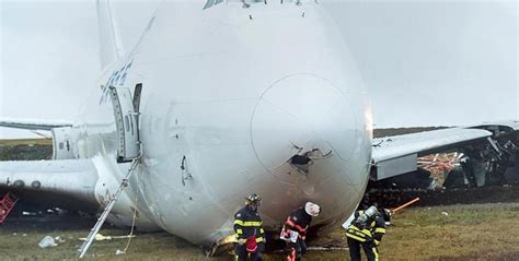 Crash Of A Boeing 747 412f In Halifax Bureau Of Aircraft Accidents