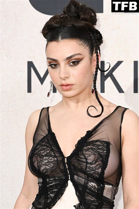 Free Charli Xcx Flashes Her Nude Tits At The Amfar Gala Cannes In