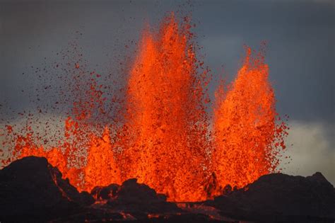 Photos Incredible Close Ups Of A Volcanic Eruption In Iceland