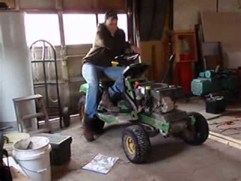 John gibbons from san antonio, tx. Starting the John Deere LT133 - YouTube