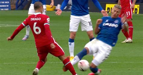Liverpool jokes about games with manchester united, or about the defeat from aston villa or everton that will make you laugh uncontrollably. Everton's Lucas Digne jokes about Richarlison's red card ...