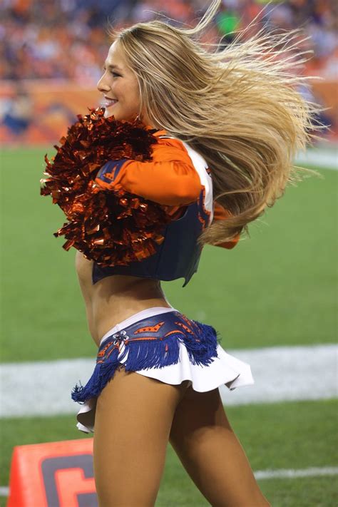 Pin By John Simpson On Short Skirts Hottest Nfl Cheerleaders