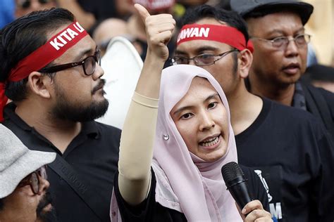 daughter of malaysian opposition leader anwar ibrahim arrested for sedition south china