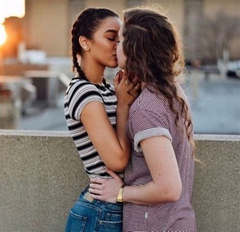 Pin By Barča On Lesbians Lesby