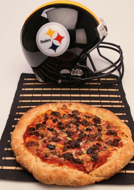 Team Themed Pizzas Will Make Your Super Bowl Party A Winner Food And Cooking