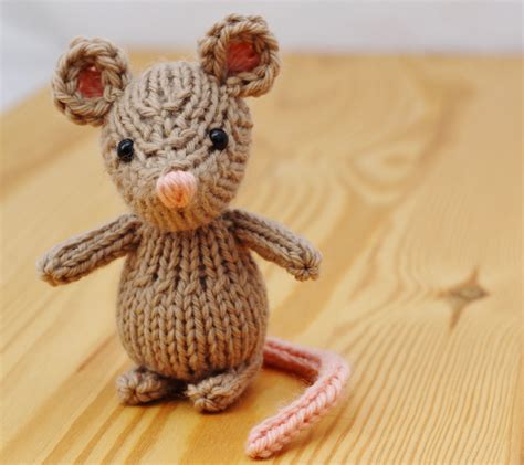 Marisol The Mouse Knitting Pattern Pdf By Yarnigans On Etsy
