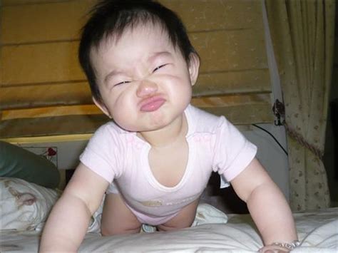 Untuk nakes yang sedang berjuang sebagai pahlawan kemanusiaan ini, semangat ya. BananaMonkey: 10 Ekspresi Lucu Bayi Yang Menggemaskan