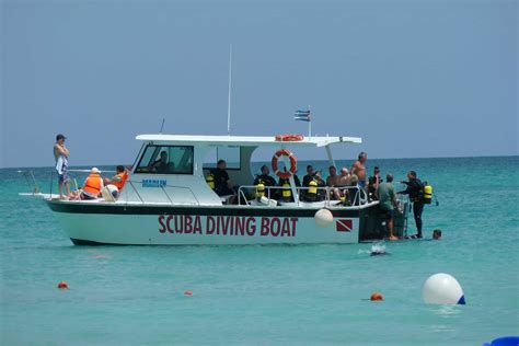 Boat Diving Scuba Divers Explain How Its Done 2023