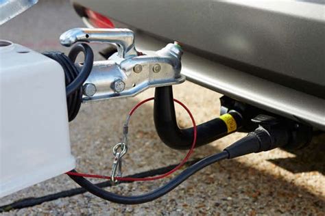 While most manufacturers try to keep a standard, there are those who just have to be a little different. How to Wire and Install a 4 Pin to 7 Pin Trailer Adapter