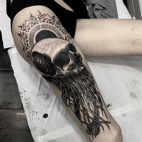 141 most insanely kick ass blackwork tattoos from 2016 page 14 of 15 tattoomagz